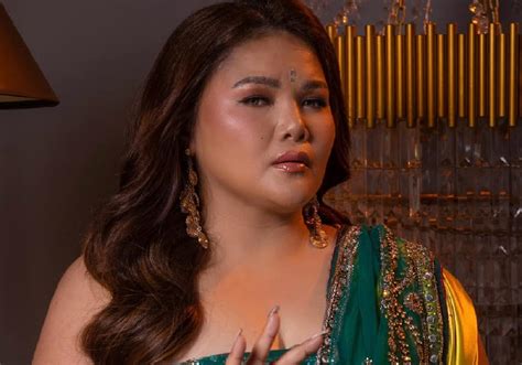 Pinay vlogger in UAE gains popularity speaking in Indian accent.